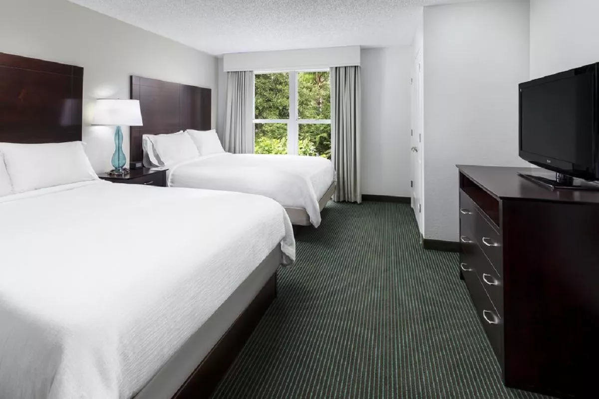 embassy-suites-by-hilton-lake-buena-vista-resort-3