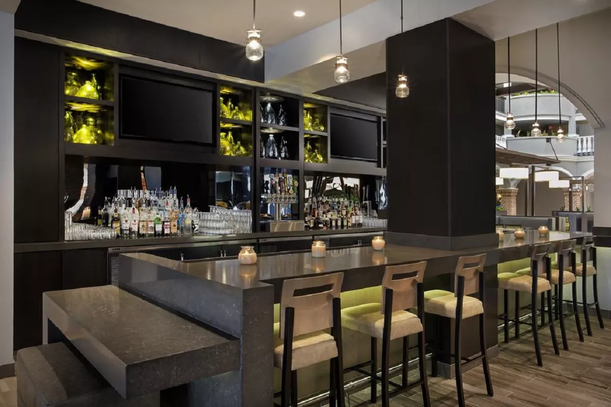 embassy-suites-by-hilton-orlando-international-drive-convention-center-4