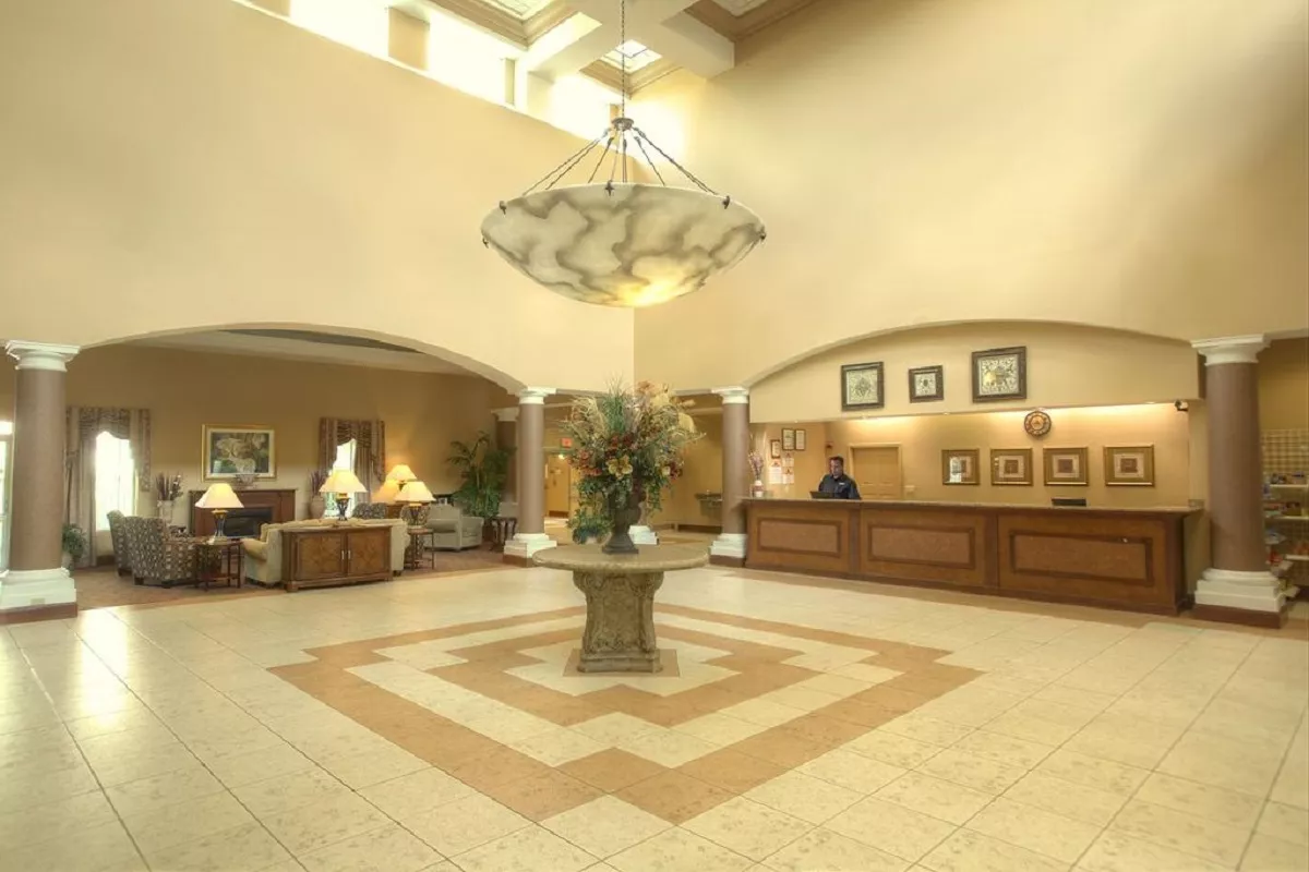 hawthorn-suites-by-wyndham-lake-buena-vista-2