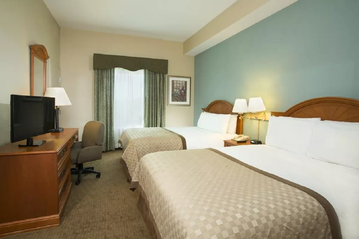 hawthorn-suites-by-wyndham-lake-buena-vista-3