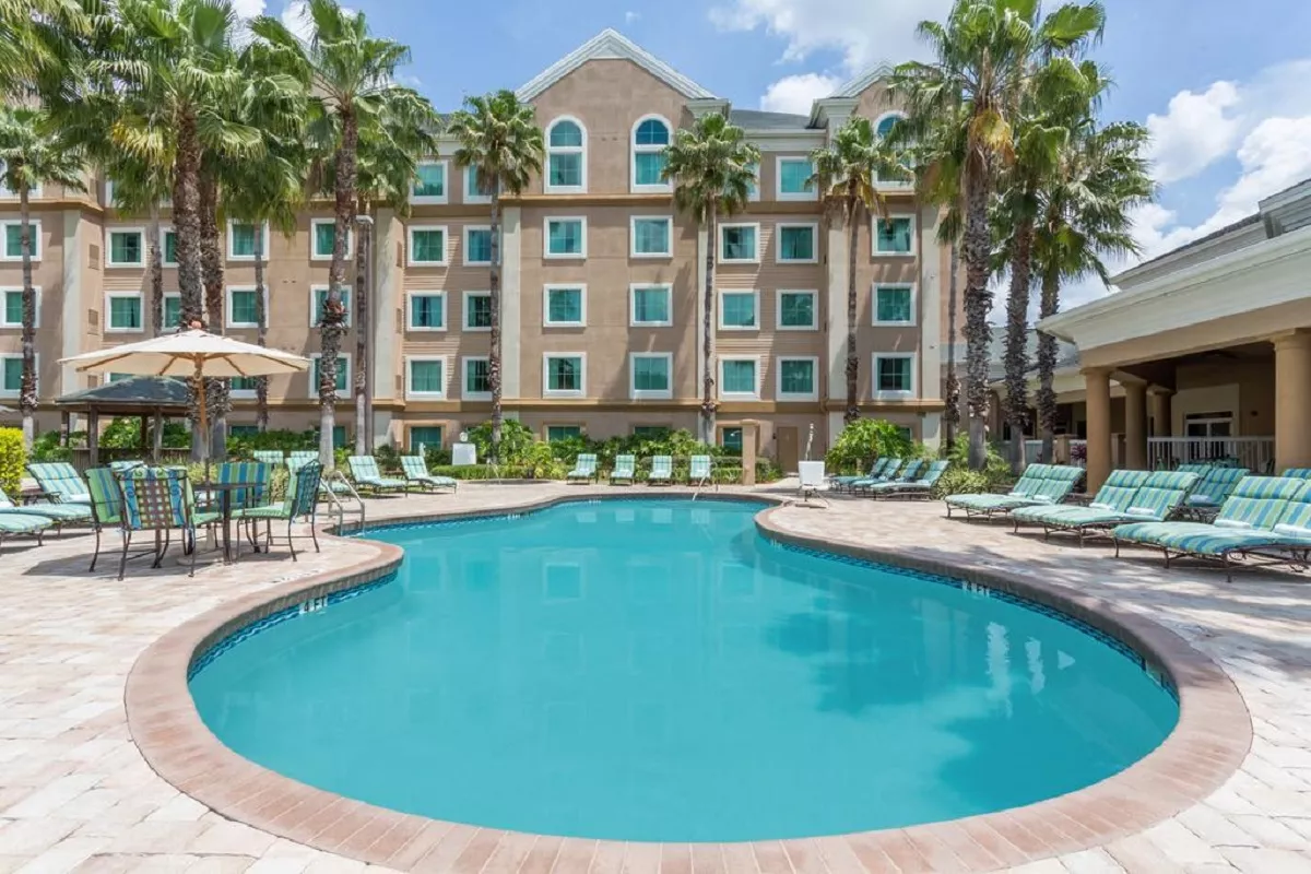 hawthorn-suites-by-wyndham-lake-buena-vista-5