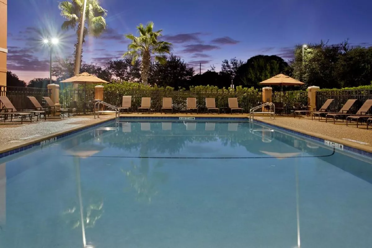 hyatt-place-across-from-universal-orlando-resort-5