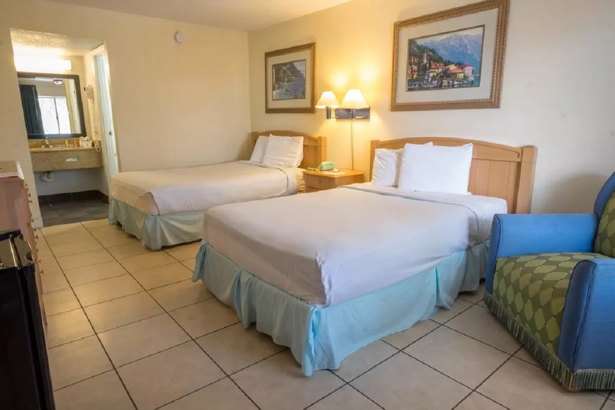 magnuson-hotel-clearwater-beach-3