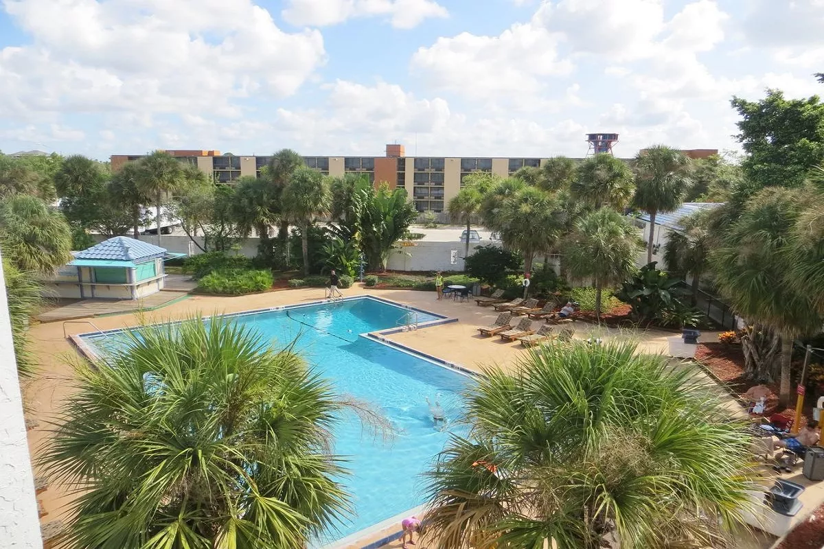 monumental-movieland-hotel-2