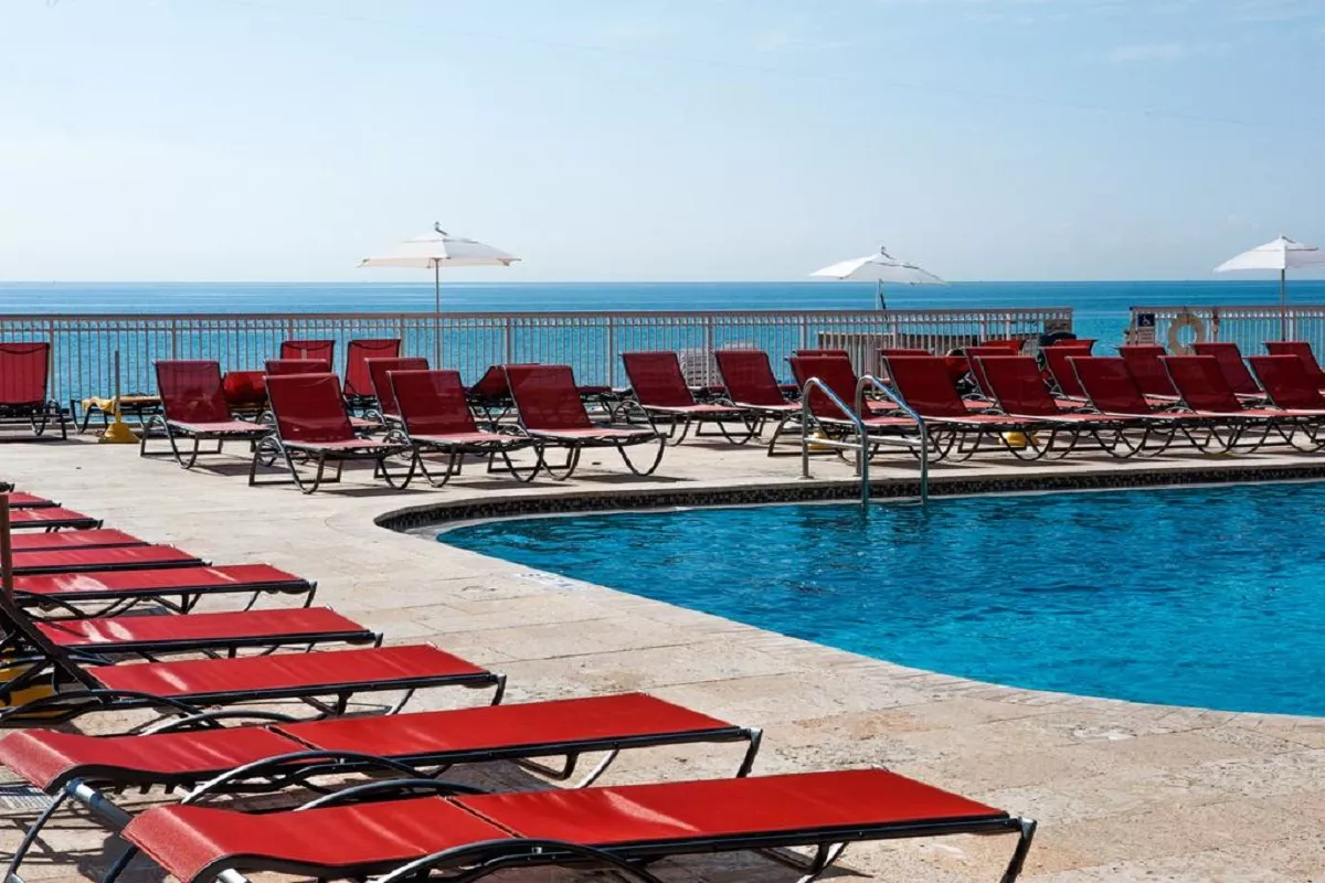 ramada-plaza-by-wyndham-marco-polo-beach-resort-5